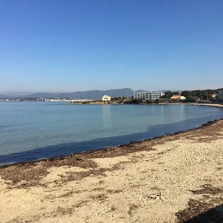 Apartment Studio Le Brusc 300m De La Mer *